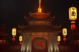凌晨面包房直播中后厨操作台的全时可见画面