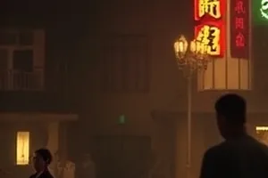 剧院联排幕后直播中的后台通道画面